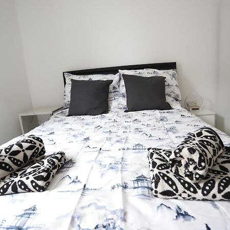 Spacious 3-Story Retreat With Rooftop Terrace And Modern Amenities Londres Extérieur photo