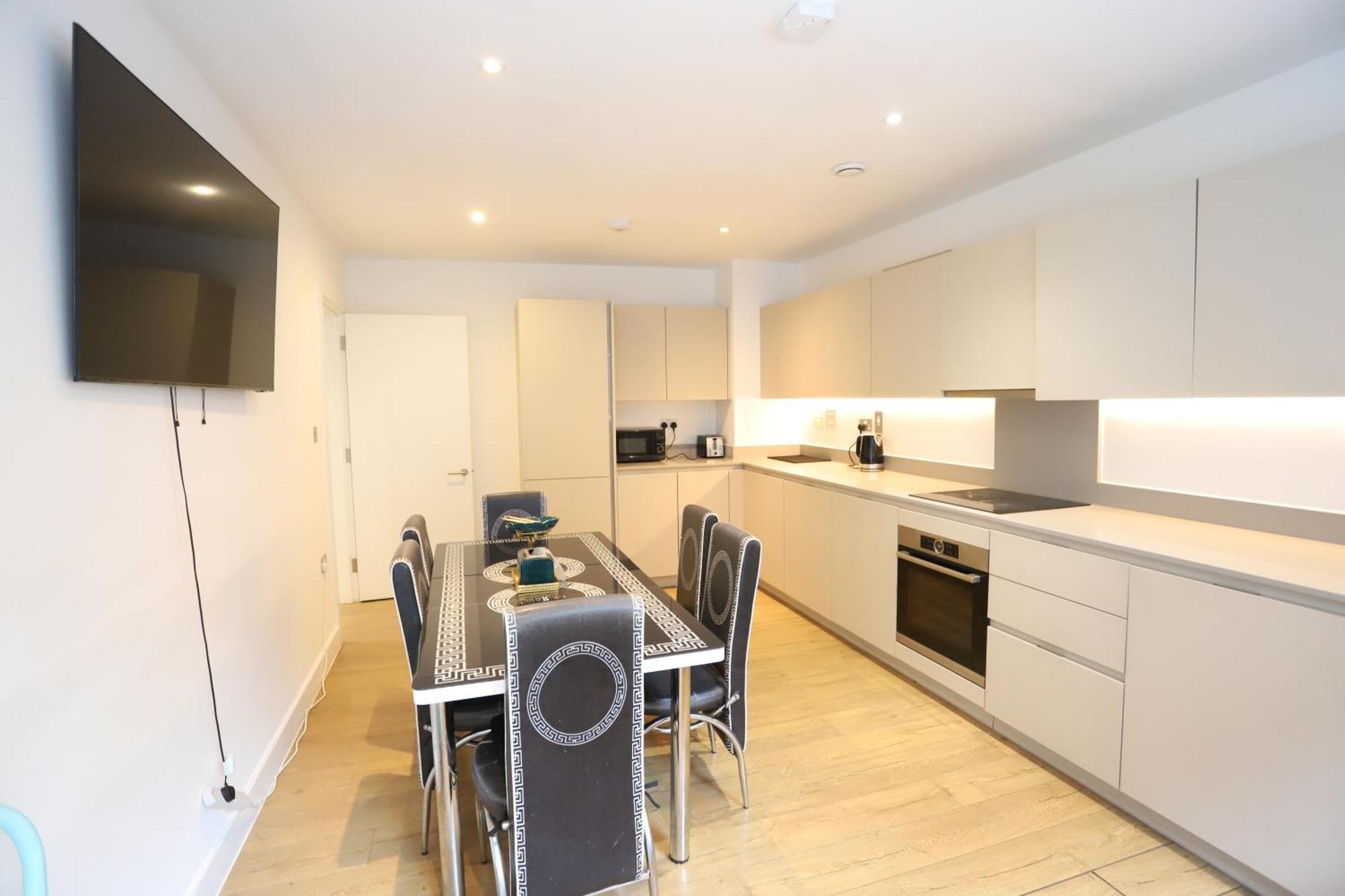 Spacious 3-Story Retreat With Rooftop Terrace And Modern Amenities Londres Extérieur photo