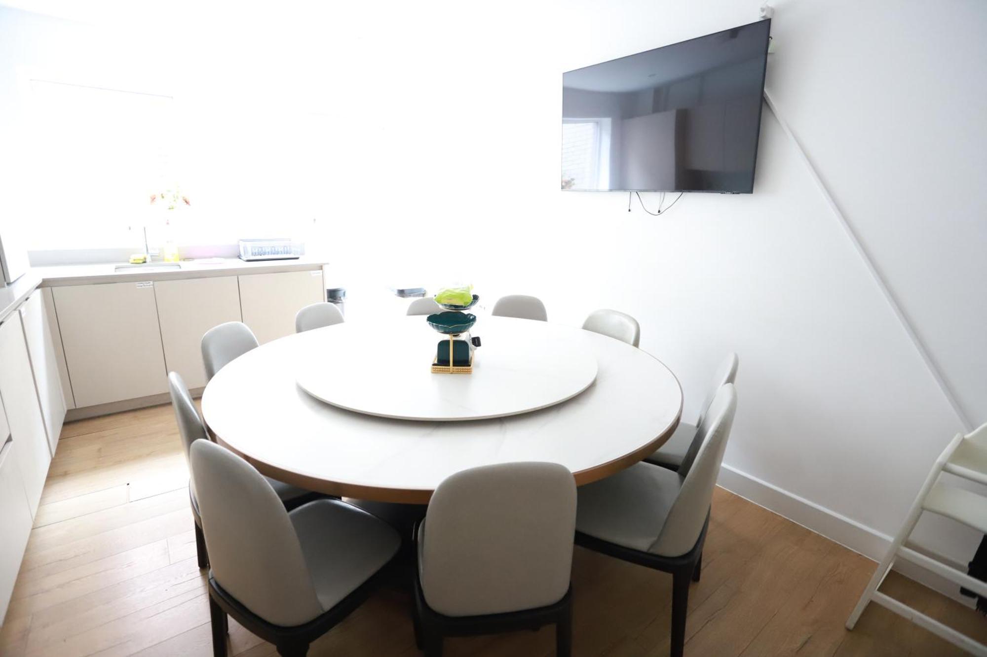 Spacious 3-Story Retreat With Rooftop Terrace And Modern Amenities Londres Extérieur photo
